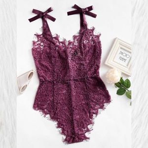 SHEIN Ribbon Tie Shoulder Floral Lace Lingerie